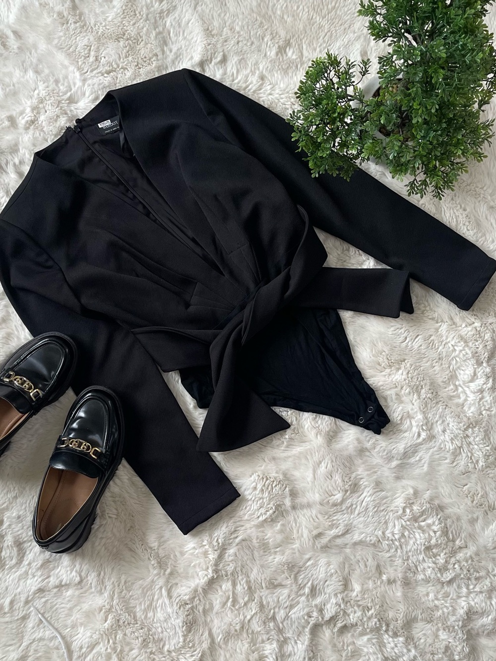 Bardot Black Lyocell Ribbed Wrap Bodysuit Blazer Top V-Neck Long Sleeve Size S
